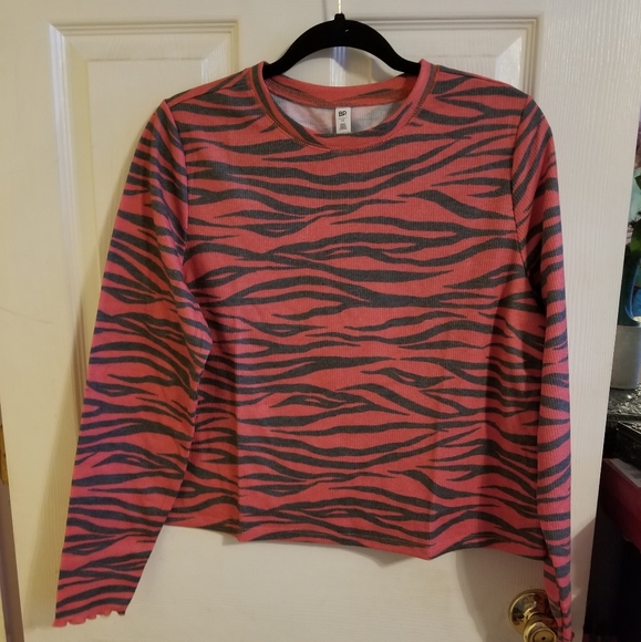 Women's. BP Cozy Thermal Top Red Zebra Stripes 1X NWT - Picture 1 of 5